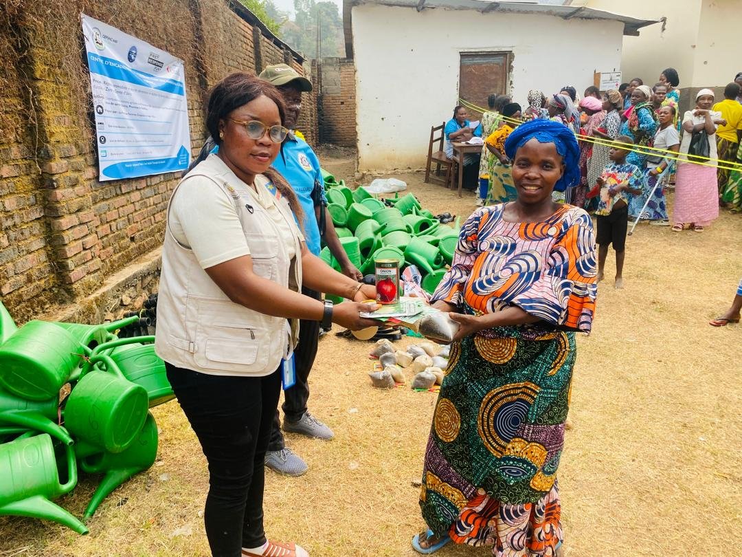distribution intrants agricoles CEPVHC Uvira (4)