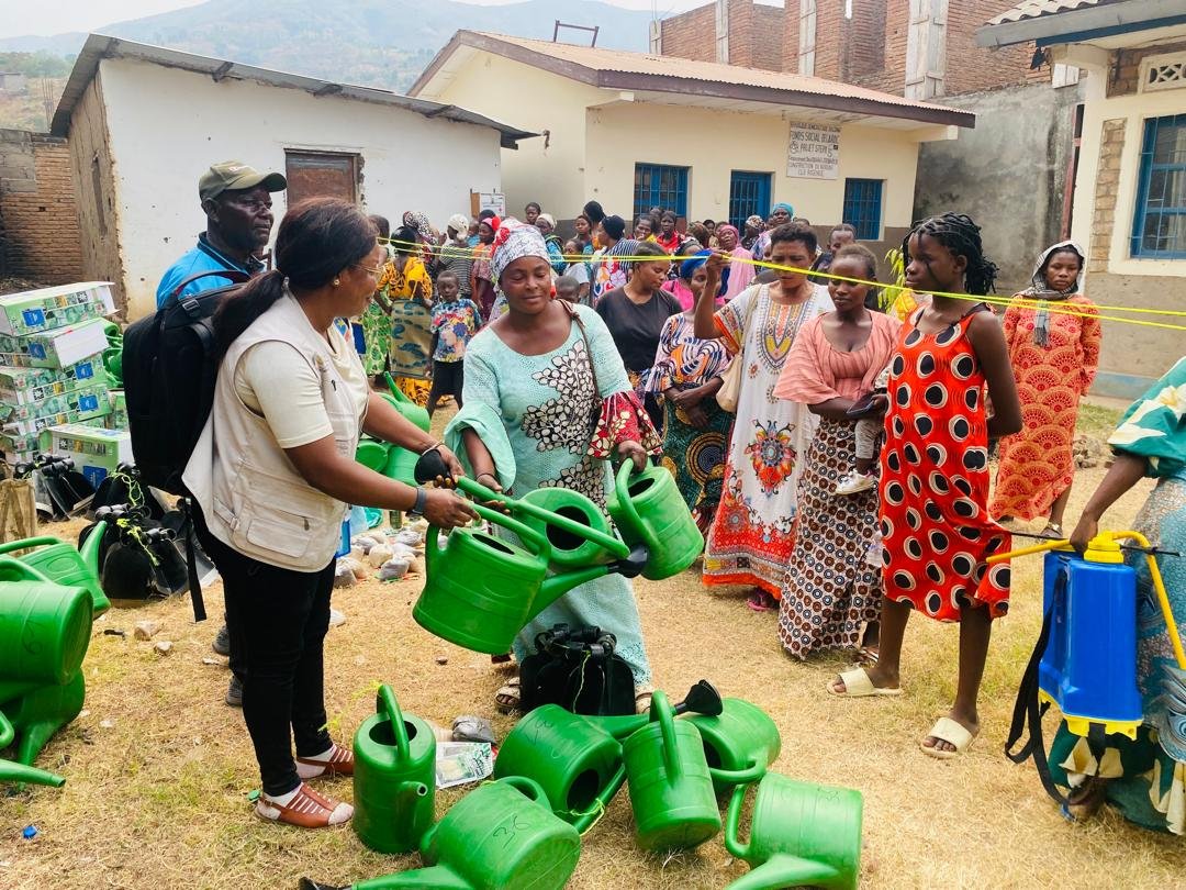 distribution intrants agricoles CEPVHC Uvira (8)